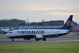 RYANAIR 8